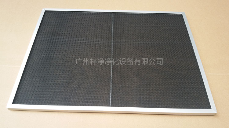 尼龍網(wǎng)初效過(guò)濾器骨架采用直徑為6mm的鐵絲焊接處理,目的防止過(guò)濾器變形。